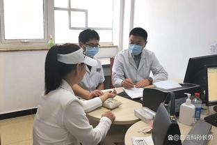 还能炸不？！浓眉今天编头发啦 不再保持爆炸头造型